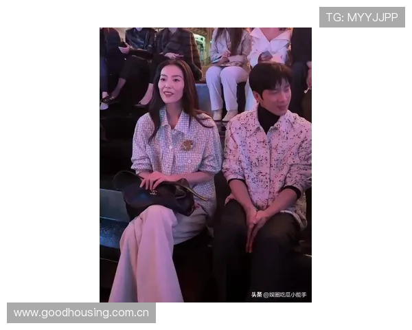 孙俪龚俊白敬亭井柏然罕见同框自拍 刘雯意外现身引爆全场欢乐气氛 孙俪龚俊白敬亭井柏然罕见同框自拍 刘雯意外现身引爆全场欢乐气氛