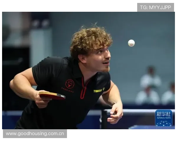 拉森福斯展现黑马力量现场脱衣秀六块腹肌引爆全场焦点